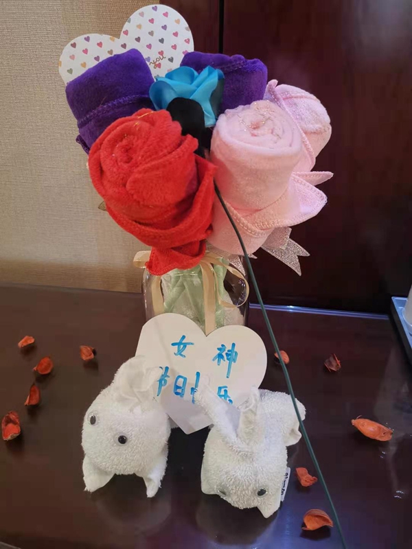 �Ĵ�������Ů�������յ��ĸ�Ů��ף�������� (2).jpg