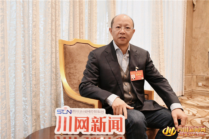 省人大代表、中国电信四川公司党委书记、总经理郑成渝.jpg 省人大代表、中国电信四川公司党委书记、总经理郑成渝.jpg