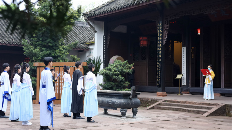 �츮������������ְҵѧԺѧ����üɽ�����������С��廳ʥ�����ͣ����������Ļ����������ݻ��5.jpg