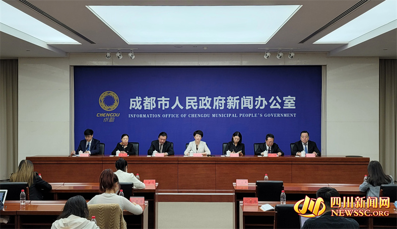 新闻发布会现场.jpg 新闻发布会现场.jpg