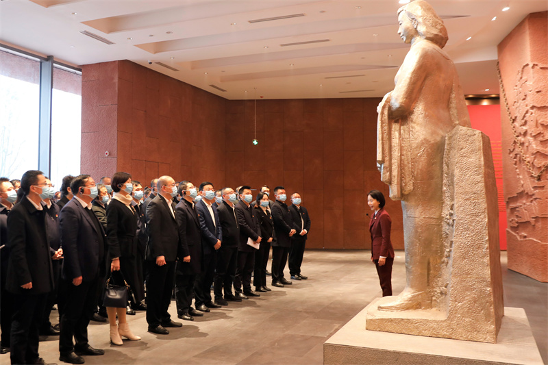 ��Ա�ɲ��ι۽�������ɫ��������.jpg