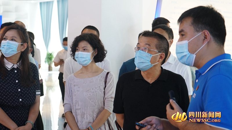ʡ�ܵ����Ա������ϯ��������ͬ�¹�Ħ��ͨ1_����_����.jpg