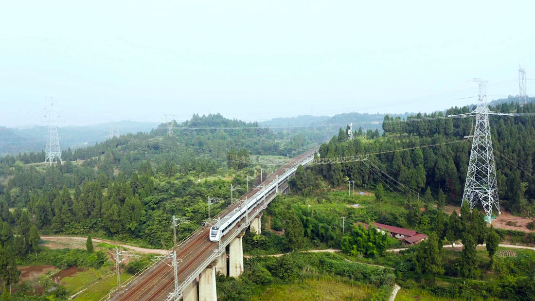 遂宁加强工程N428-N429区段跨越沪蓉铁路_副本.jpg