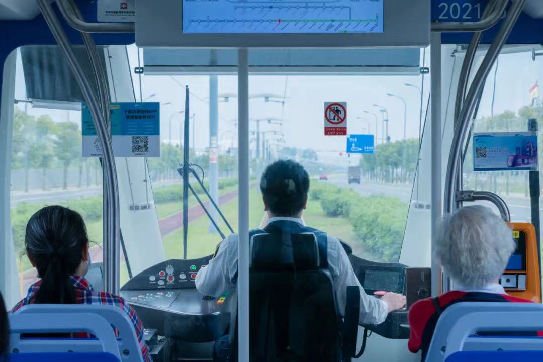 成都地铁守护市民乘客出行 (2).jpg 成都地铁守护市民乘客出行 (2).jpg