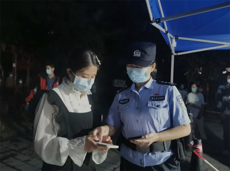 坚守在防疫一线.png