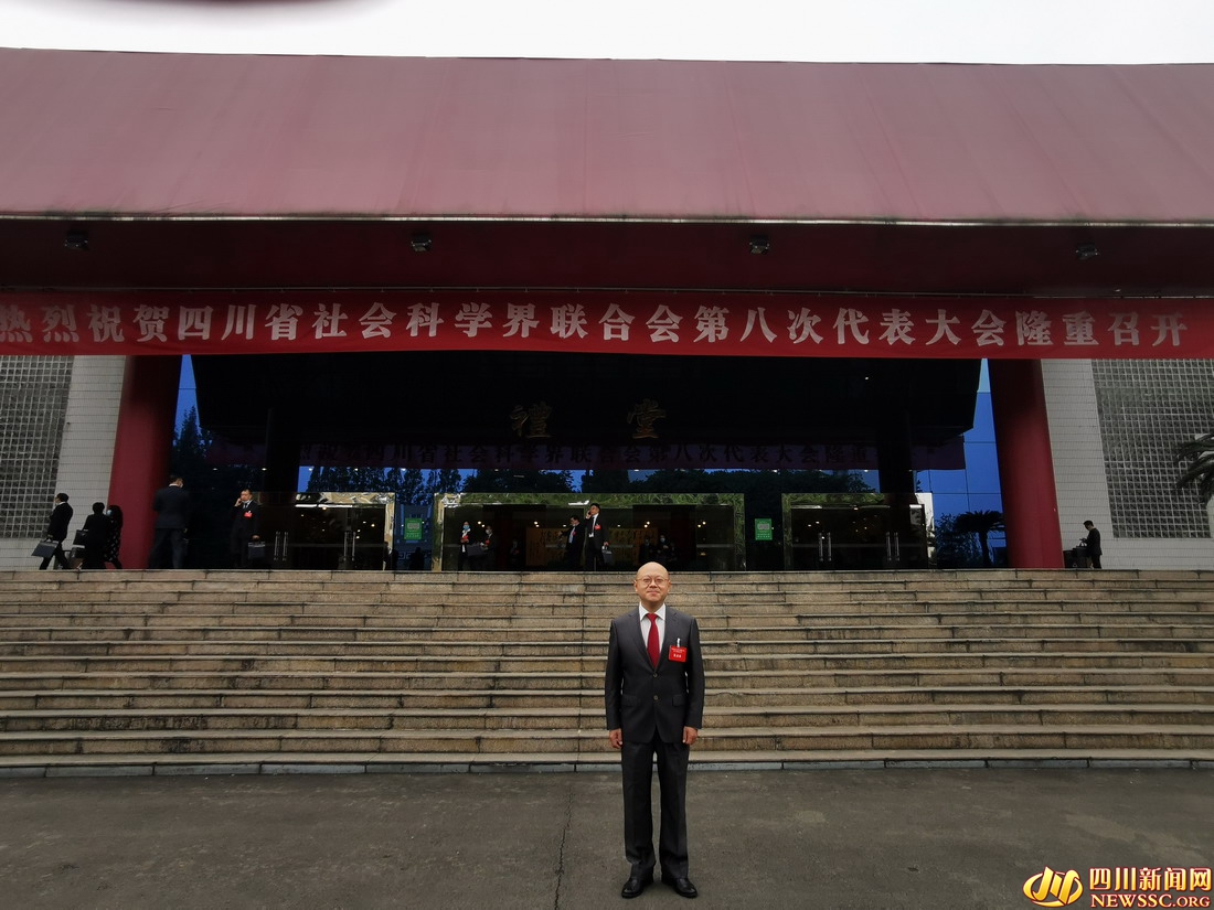 �ɶ�������ѧ�Ĵ���У����ص��о����س������˫�Ǿ���Ȧ�Ƽ��������¾����о��������Ρ��й������ѧ�������ô��о�Ժ�߼��о�Ա���.jpg