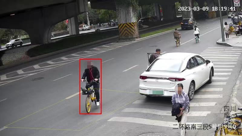 逆行抓拍.jpg 逆行抓拍.jpg