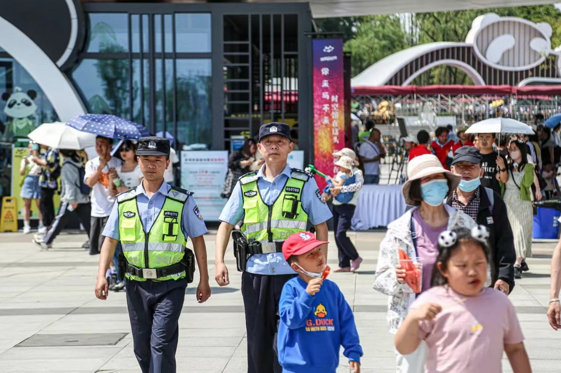 公安民辅警全天候巡防.jpg