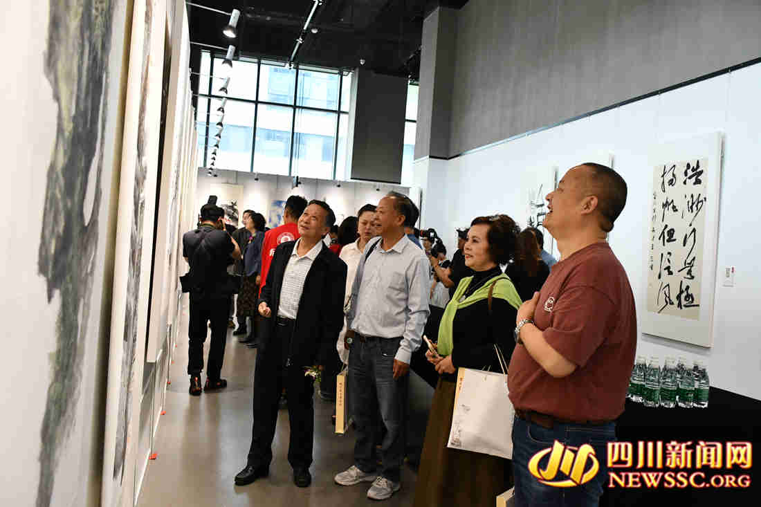 展览现场1_副本.jpg 展览现场1_副本.jpg