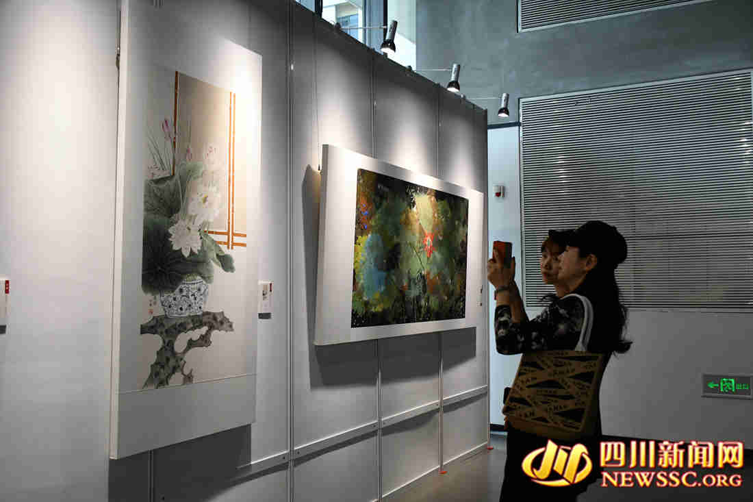 展览现场4_副本.jpg 展览现场4_副本.jpg