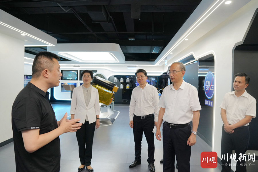 黄强在成都督导学习.jpg 黄强在成都督导学习.jpg