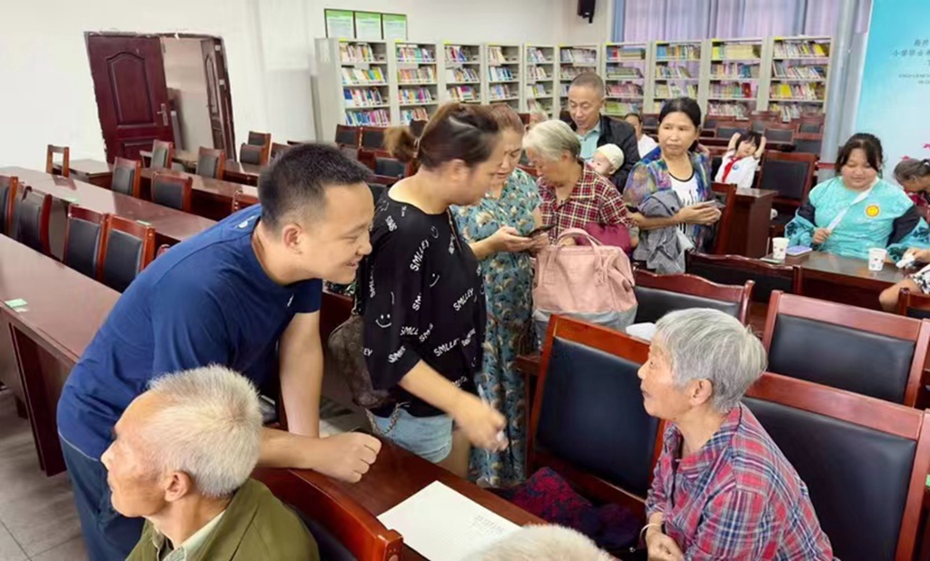 遂宁市射洪市开展转移避险.jpg 遂宁市射洪市开展转移避险.jpg