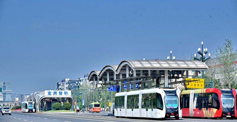 2023年6月26日,宜宾三江新区正在运行的宜宾智轨T1线(周瑜原摄 ).png 2023年6月26日,宜宾三江新区正在运行的宜宾智轨T1线(周瑜原摄 ).png