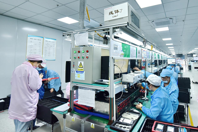 朵唯生产车间(周瑜原摄).png 朵唯生产车间(周瑜原摄).png