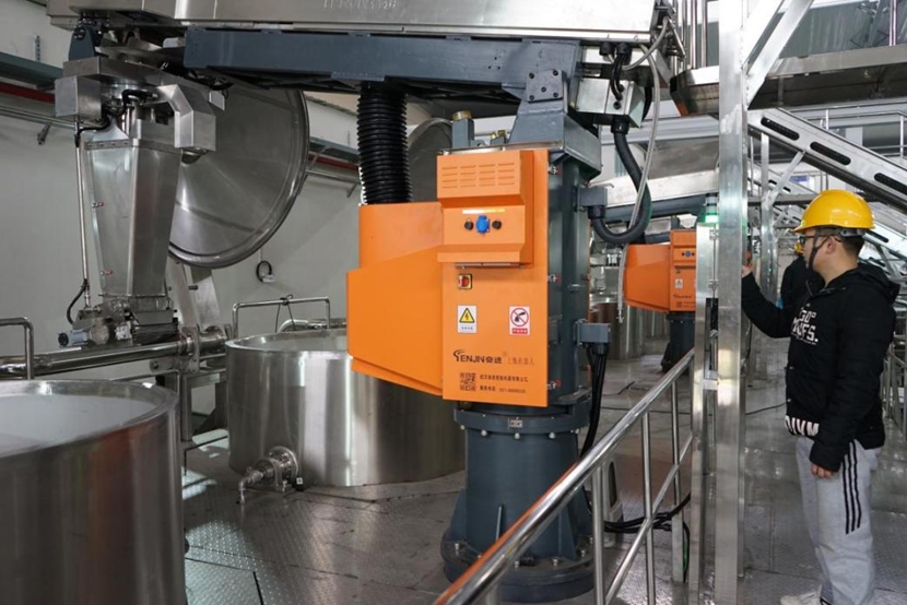 醉清风智能化生产车间.jpg 醉清风智能化生产车间.jpg