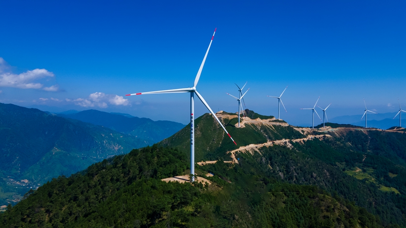 国家首批大型风电光伏基地项目——雅砻江腊巴山风电.jpg 国家首批大型风电光伏基地项目——雅砻江腊巴山风电.jpg