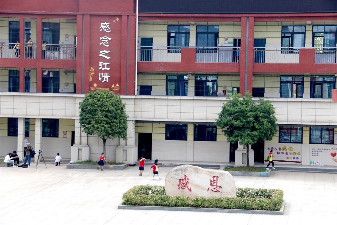 风轻轻拂过半山腰2_副本.jpg 风轻轻拂过半山腰2_副本.jpg