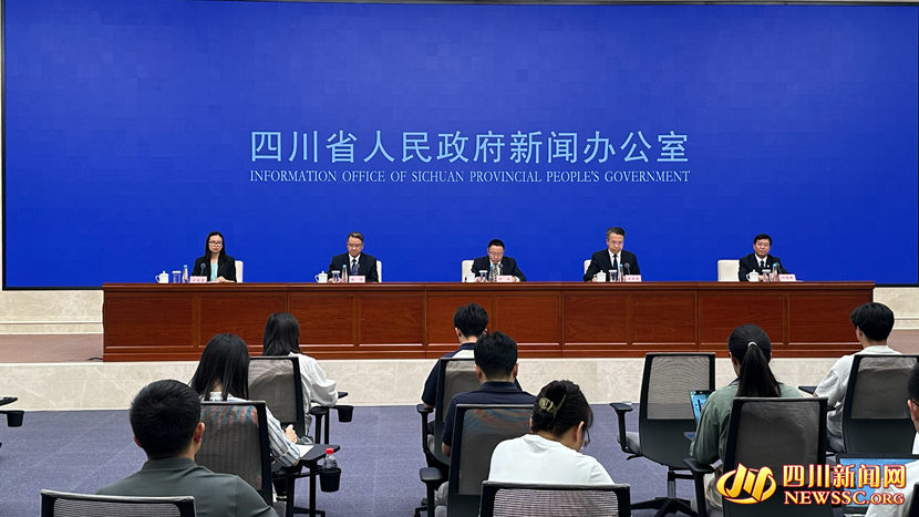 发布会现场_副本.jpg 发布会现场_副本.jpg