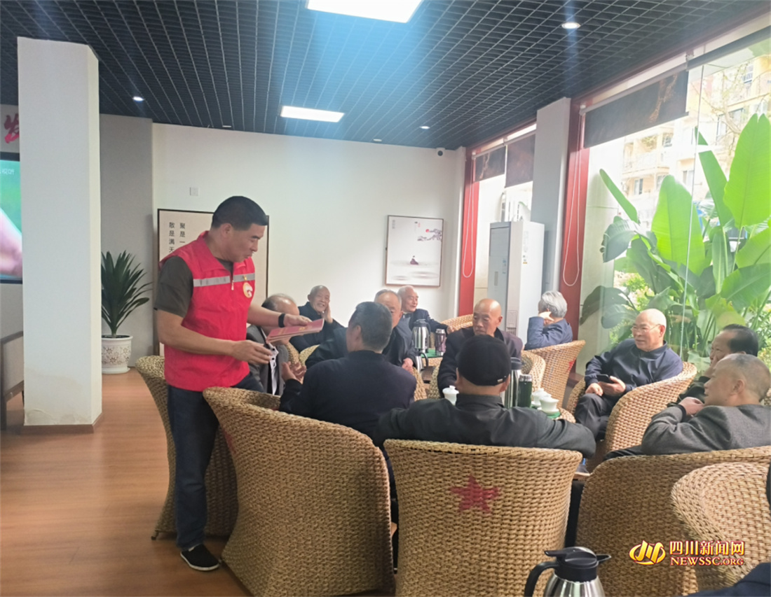 老兵们喝茶聊天.jpg 老兵们喝茶聊天.jpg