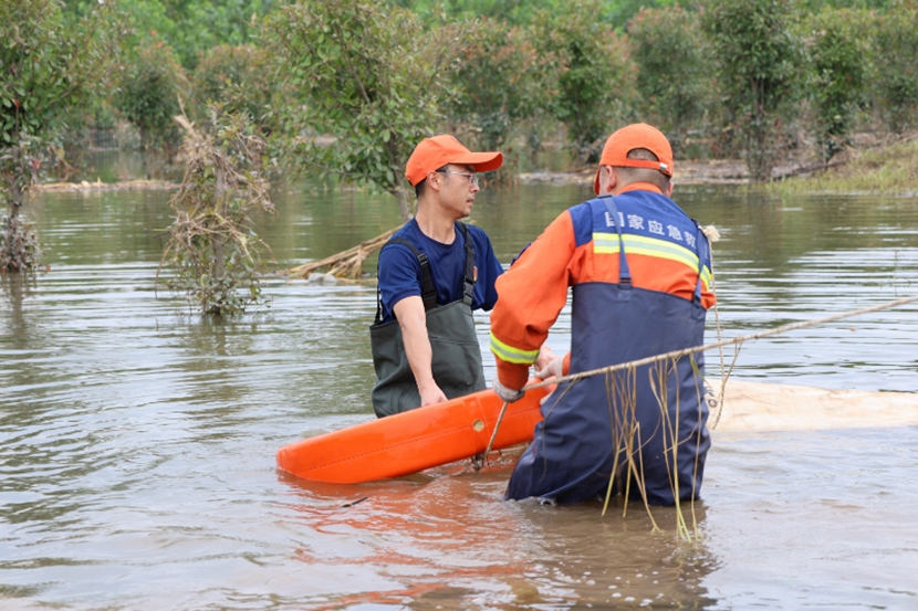 排涝抢险现场.jpg 排涝抢险现场.jpg
