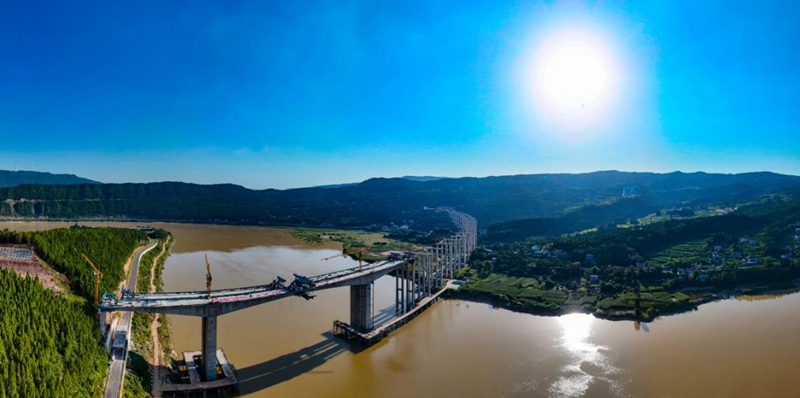 广绵扩容项目嘉陵江特大桥右幅合龙_副本.jpg 广绵扩容项目嘉陵江特大桥右幅合龙_副本.jpg