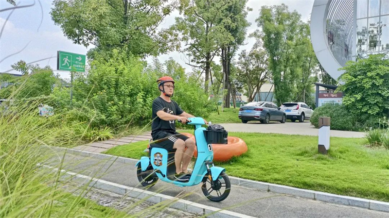 成都造“氢马儿”投用.jpg