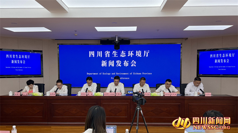 发布会现场.jpg 发布会现场.jpg