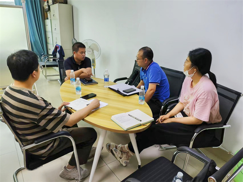 企业负责人与专家、政府部门座谈交流.jpg 企业负责人与专家、政府部门座谈交流.jpg