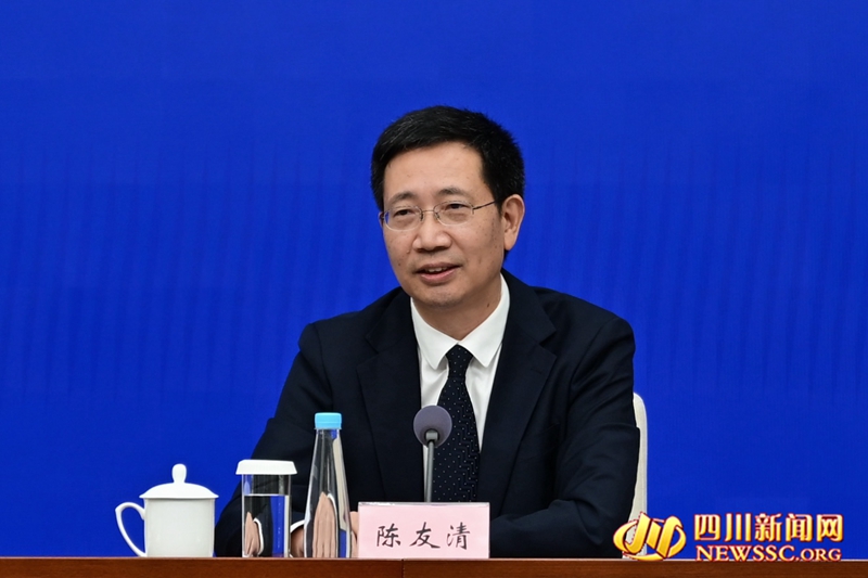 四川省商务厅副厅长、新闻发言人陈友清_副本.jpg