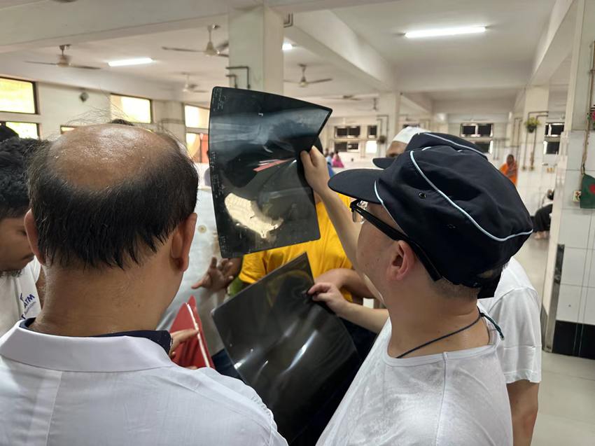 开展医疗救援.jpg