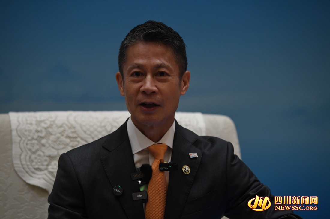 日本广岛县知事汤崎英彦接受记者专访.jpg 日本广岛县知事汤崎英彦接受记者专访.jpg