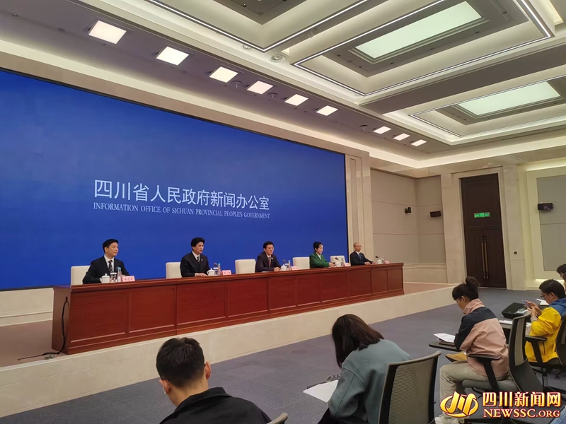 发布会现场.jpg 发布会现场.jpg