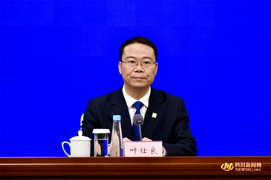 泸州市酒业发展局党组书记、局长叶仕良.jpg 泸州市酒业发展局党组书记、局长叶仕良.jpg