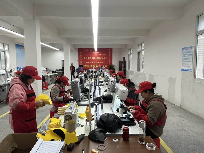 大罗镇招引企业四川森全鞋业有限公司生产车间.png 大罗镇招引企业四川森全鞋业有限公司生产车间.png