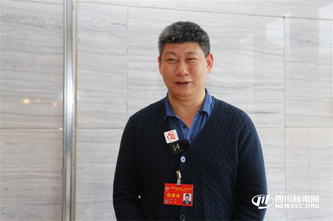 省政协委员、四川大学计算机学院副院长章乐.jpg 省政协委员、四川大学计算机学院副院长章乐.jpg