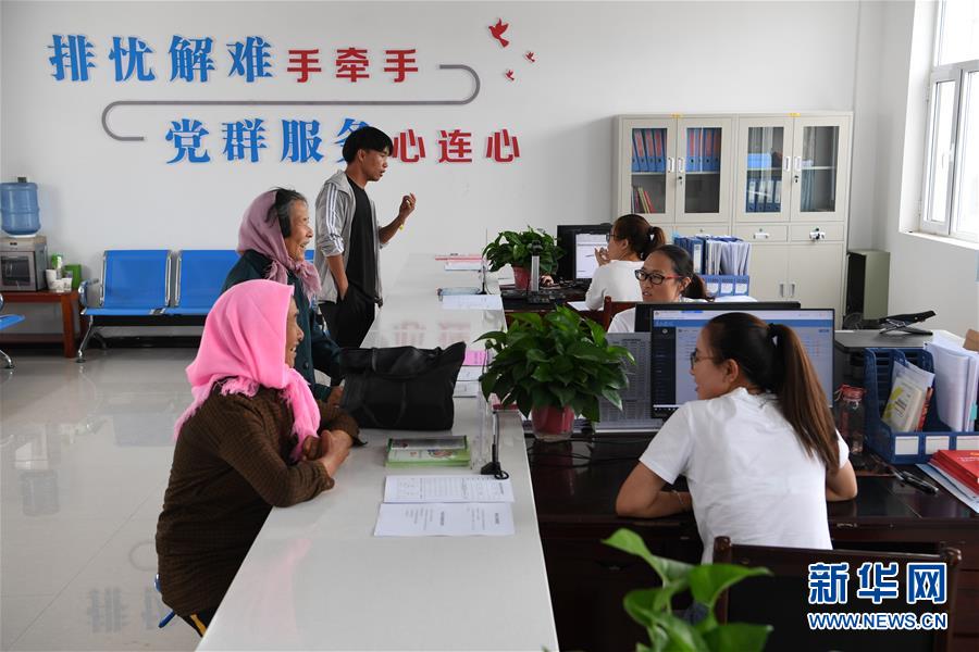 (新华全媒头条·图文互动)(4)为基层松绑减负 促干部担当作为——以习近平同志为核心的党中央推进“基层减负年”工作综述