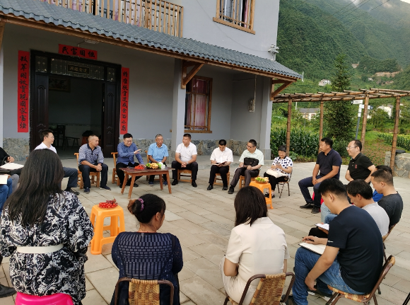 市乡村振兴局召开院坝会,了解脱贫户政策落实情况。市乡村振兴局供图