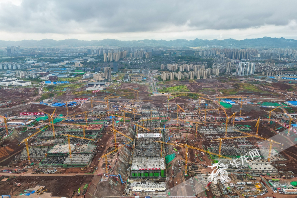 重庆东站全景。华龙网-新重庆客户端记者 李裕锟 摄