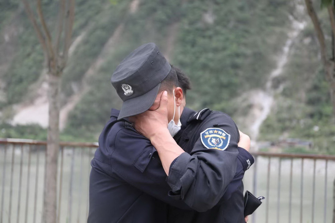 甘孜州公安局特警支队特警秦晓强.jpg 甘孜州公安局特警支队特警秦晓强.jpg