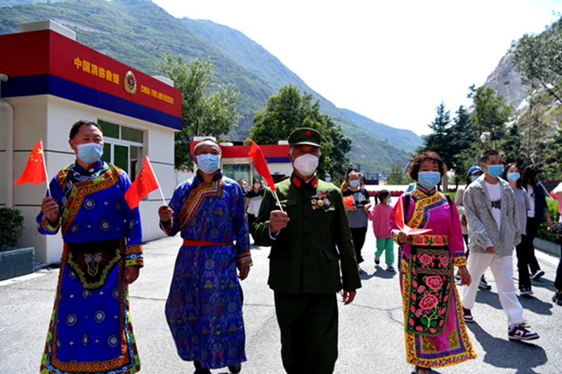 刷屏全网的汶川哥哥回家了 (5).jpg