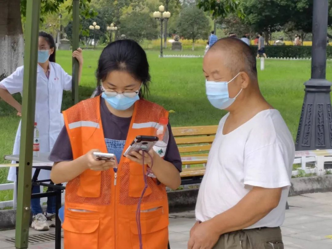 “一校一策”织密“防控网” 3.png