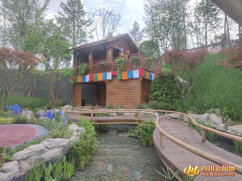 展园内展示的摩梭族走婚场景_副本.jpg