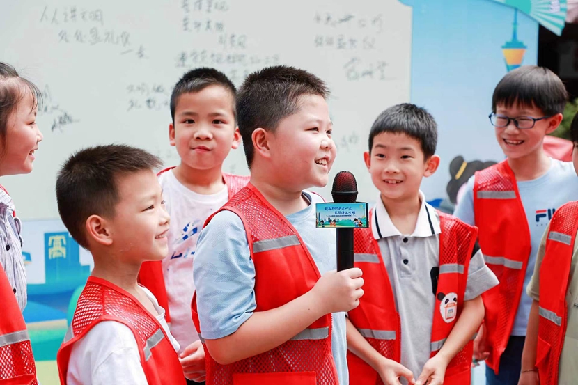 孩子们表演《少年中国说》.jpg 孩子们表演《少年中国说》.jpg