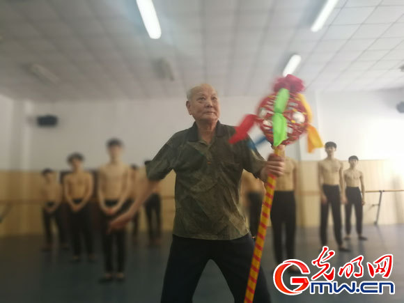 ��ϲӭʮ�Ŵ��������л�������ƻ����ִ�ְҵ����ʵ�֡����š���Ŀ��̬����