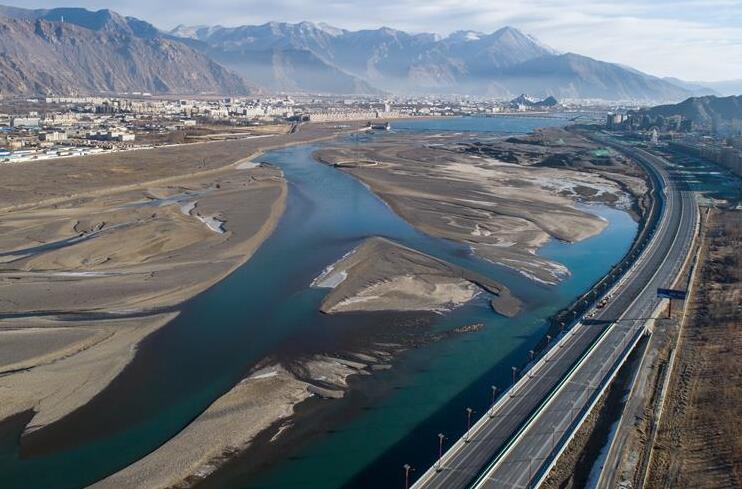 �������أ����彻ͨ���������ݼ���̹; 