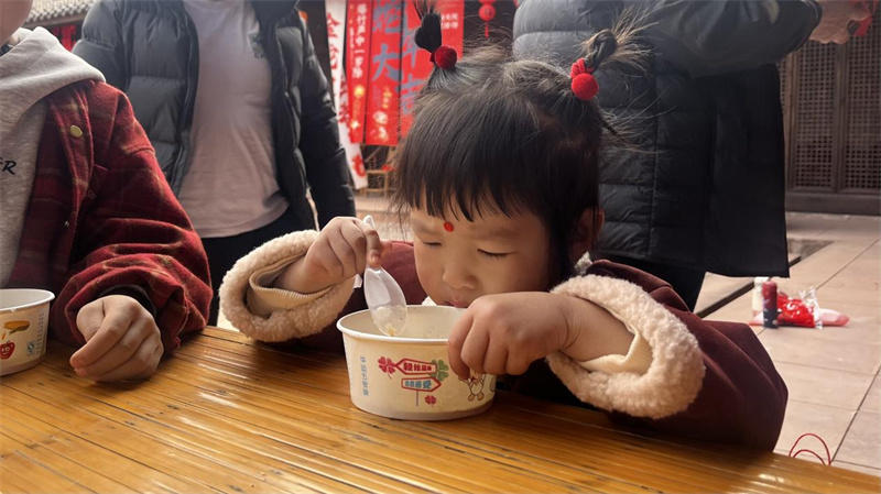 �μ���԰���С�����ڳ���Բ����������ý�����Ĺ�ͼ��.jpg