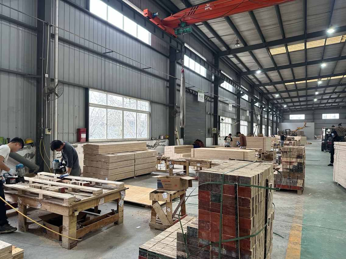 图片包含 室内, 建筑, 桌子, 长凳
AI 生成的内容可能不正确。