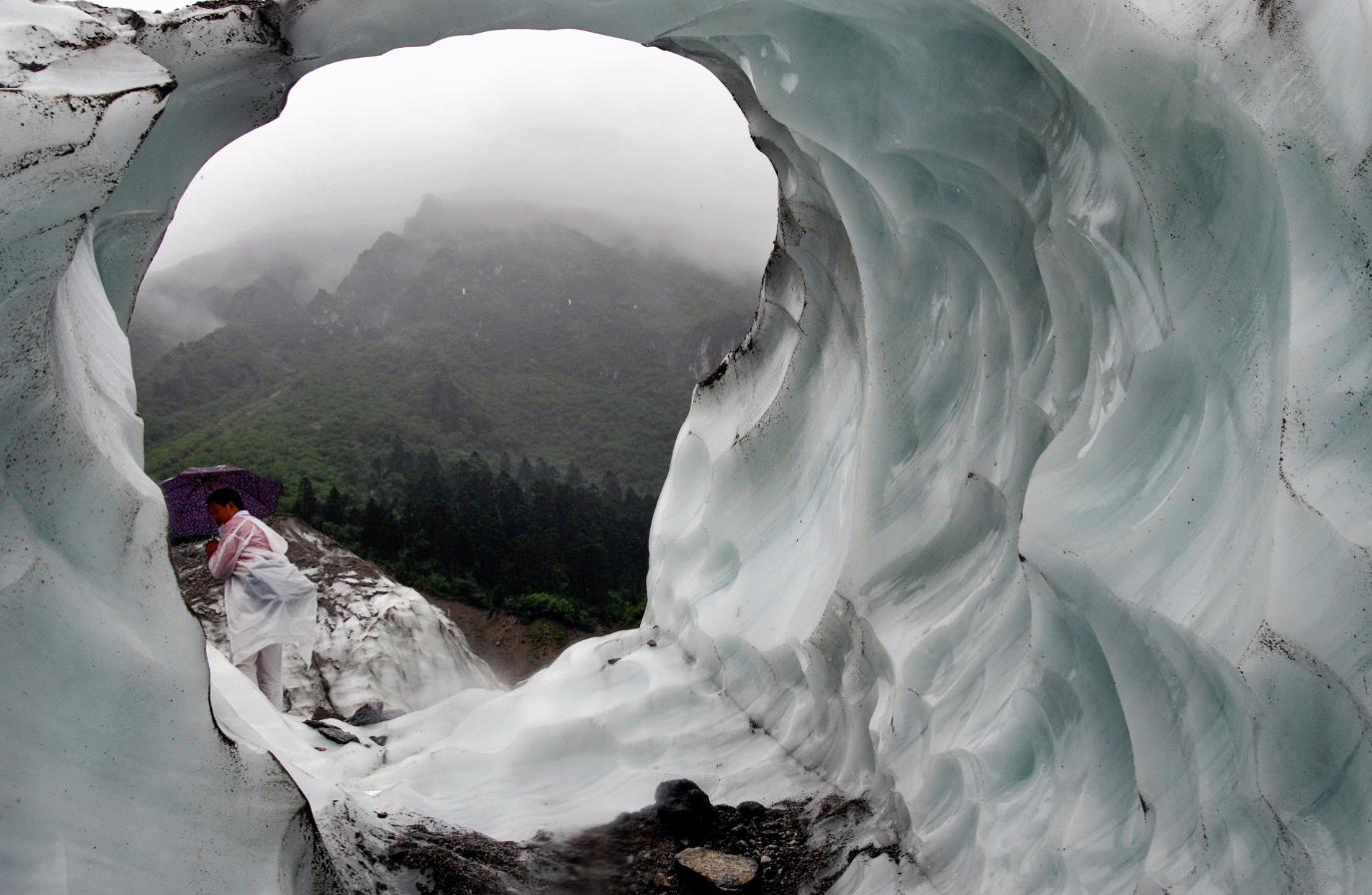 图海螺沟冰川奇观